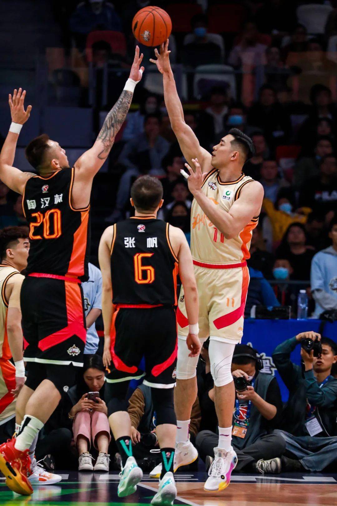 关于赛地聚焦——全明星赛赛前热度飙升；萨克拉门托国王豪取连胜；气氛紧张；细节决定成败的信息