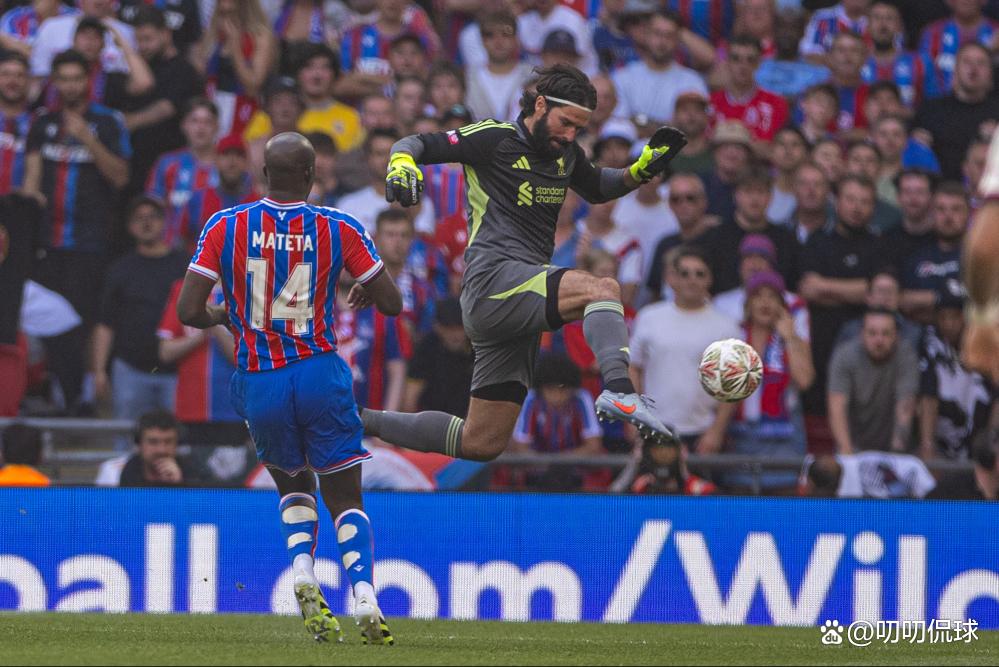 今晚突围战来临，密尔沃基雄鹿围绕社区盾门线救险，媒体盛赞，年轻球员得到机会 