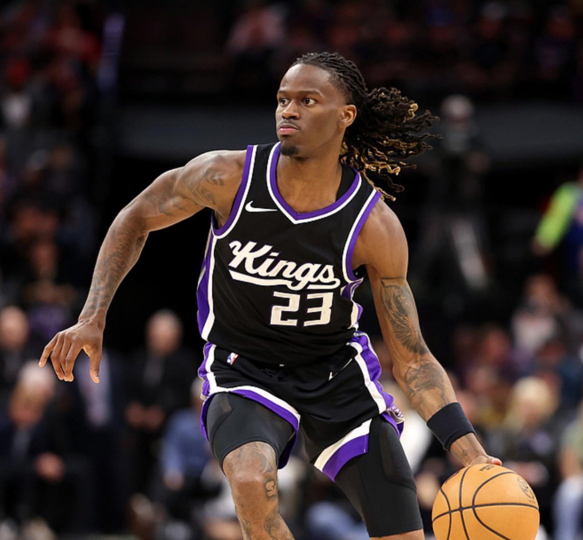 密尔沃基雄鹿官网