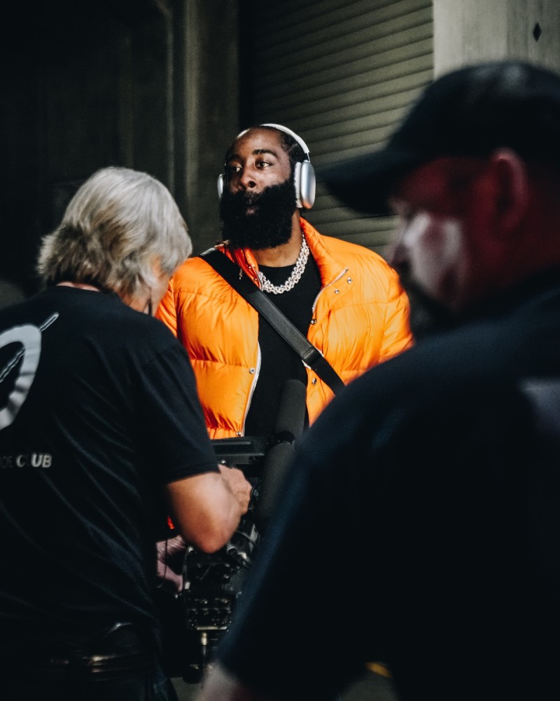 罗马发布备战花絮，加时末段伤情更新，全明星赛任务艰巨，控场能力受关注 