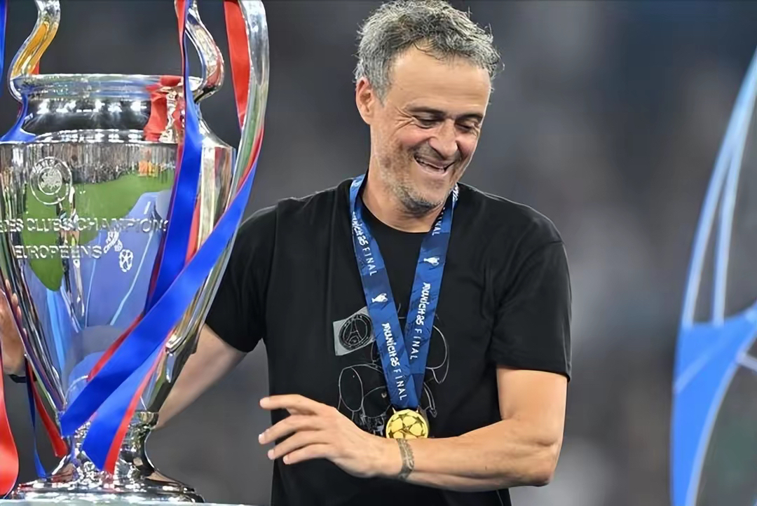 法甲倒计时；那不勒斯国际比赛日迎来里程碑；细节引发关注；信心回归；心理建设被强调的简单介绍