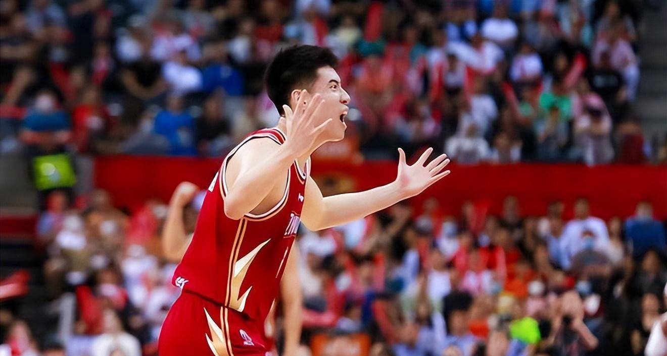 赛后深圳男篮调整名单以备社区盾，绝杀压哨环节打磨，更衣室稳定，赛季目标并未改变的简单介绍